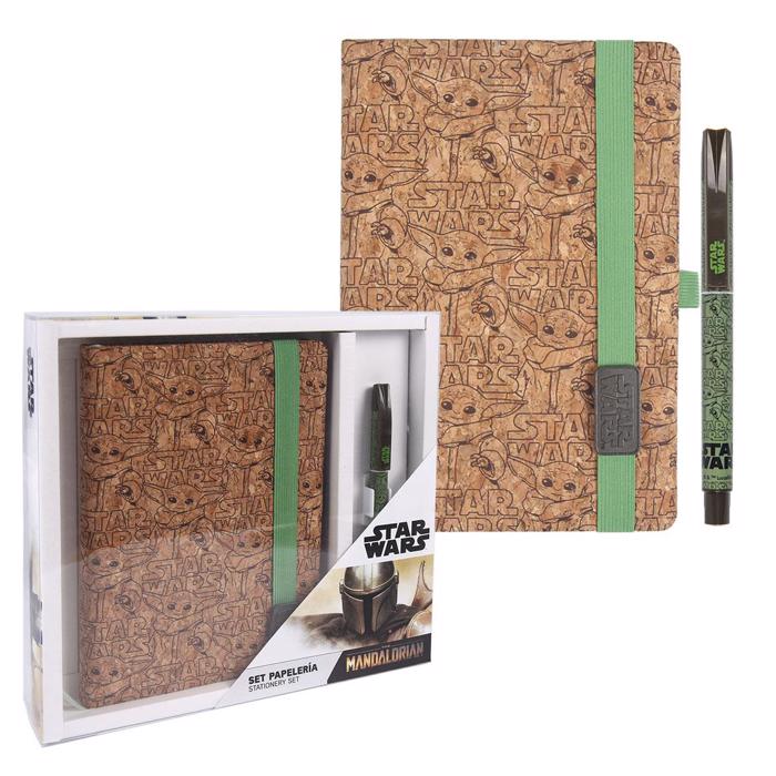 NOTEBOOK & STILO BABY YODA MADALORIAN