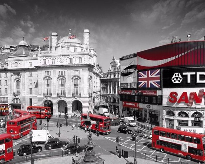 LONDON PICCADILLY CIRCUS